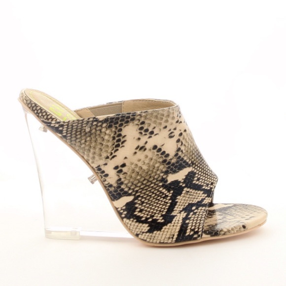 🆕Ice Queen | Perspex Mule in Snake - Picture 4 of 7